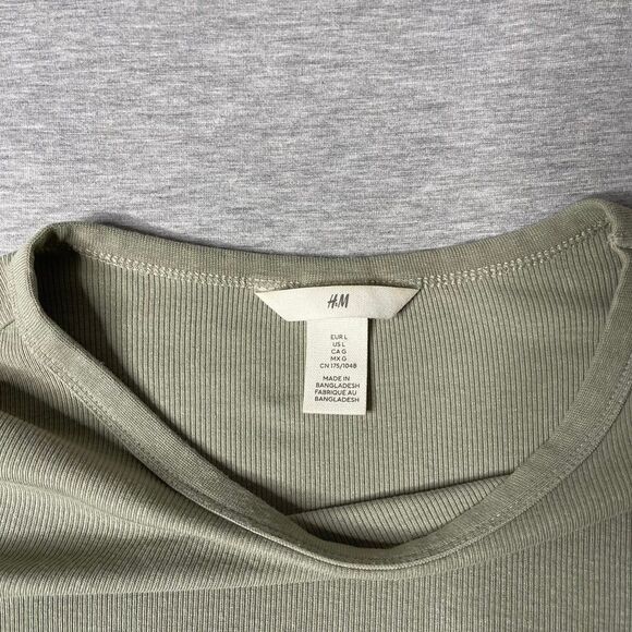 H&M Basics Women’s Ribbed Crewneck Long-Sleeve Top - Picture 4 of 6